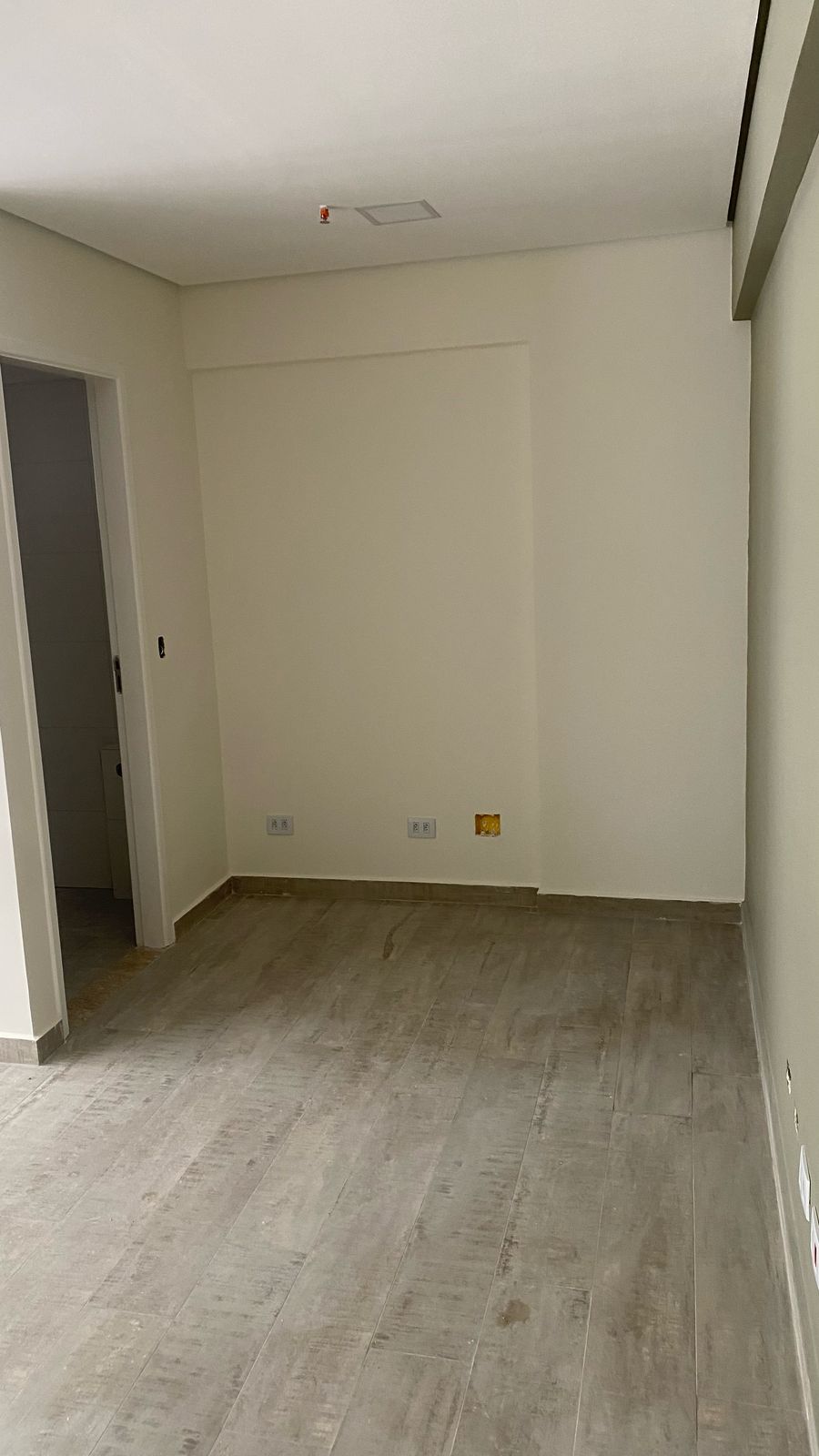 Sala comerciai localizada no Edifício Fatto em Arujá-SP