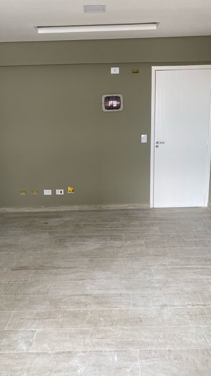 Sala comerciai localizada no Edifício Fatto em Arujá-SP