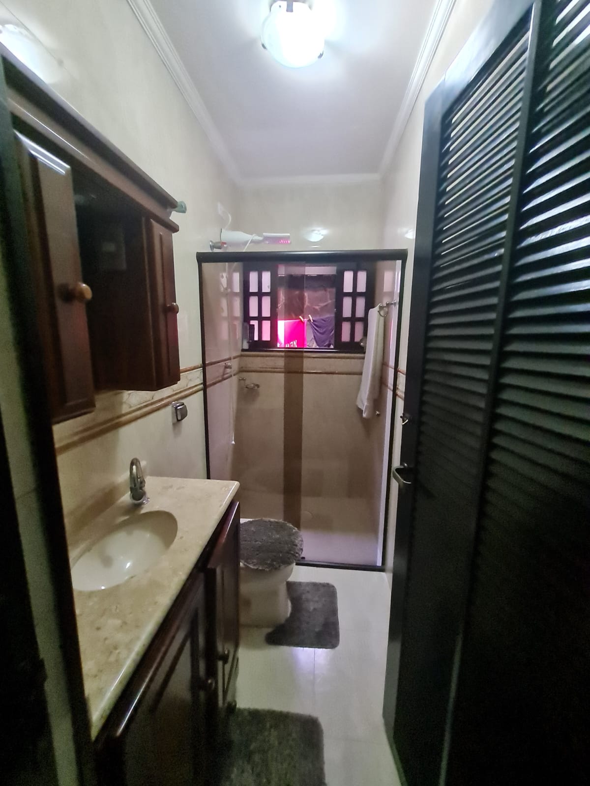 Casa com 3 quartos e 3 banheiros a venda, 250m2 - Centro residencial - Arujá-SP