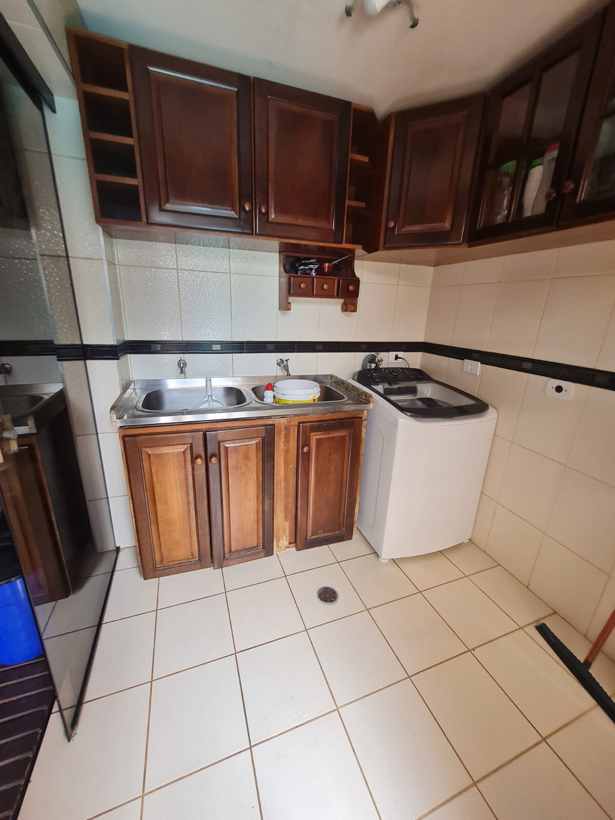 Casa com 3 quartos e 3 banheiros a venda, 250m2 - Centro residencial - Arujá-SP