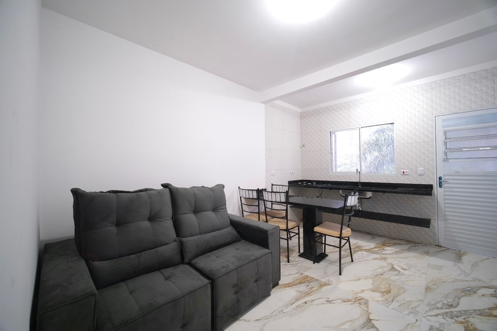 Studio mobiliado com 1 quarto e 1 banheiro para locação, 44m2 - Mirante - Arujá-SP