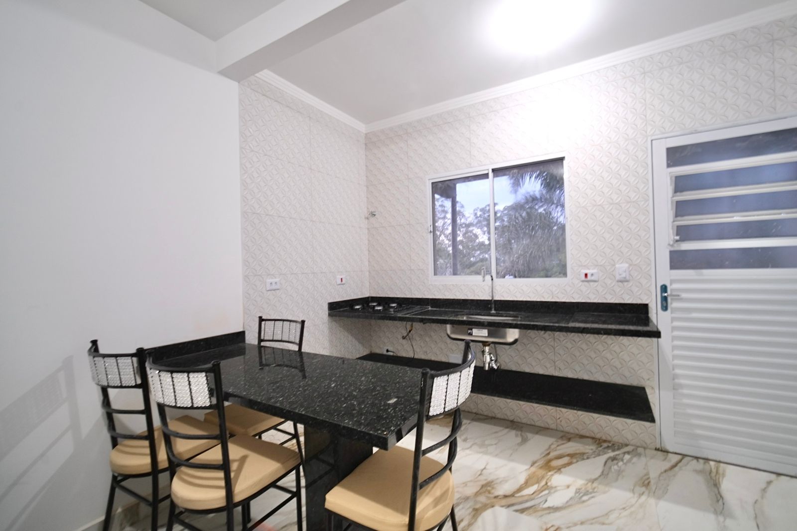 Studio mobiliado com 1 quarto e 1 banheiro para locação, 44m2 - Mirante - Arujá-SP
