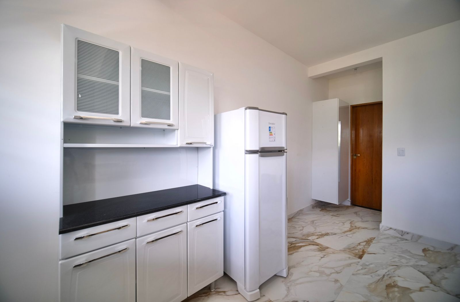 Studio mobiliado com 1 quarto e 1 banheiro para locação, 44m2 - Mirante - Arujá-SP