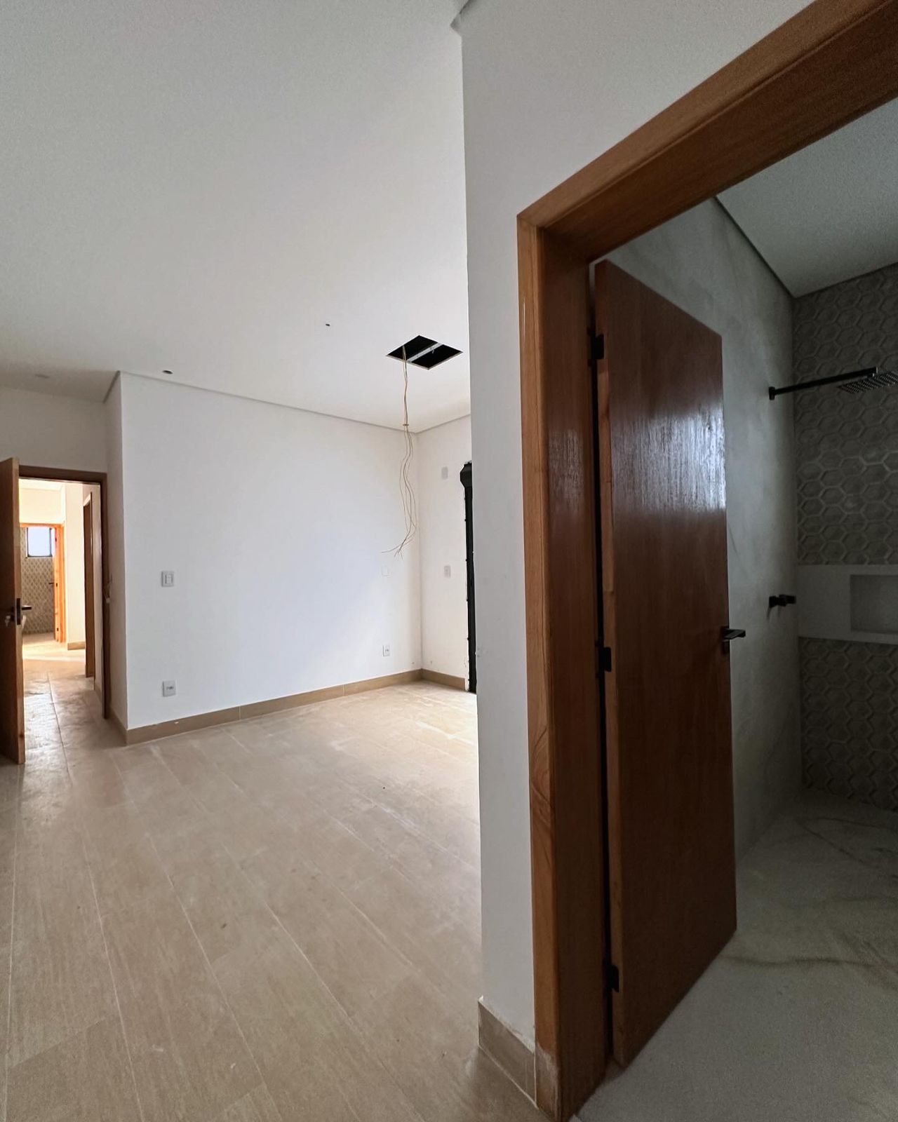 Casa com 3 quartos e 4 banheiros