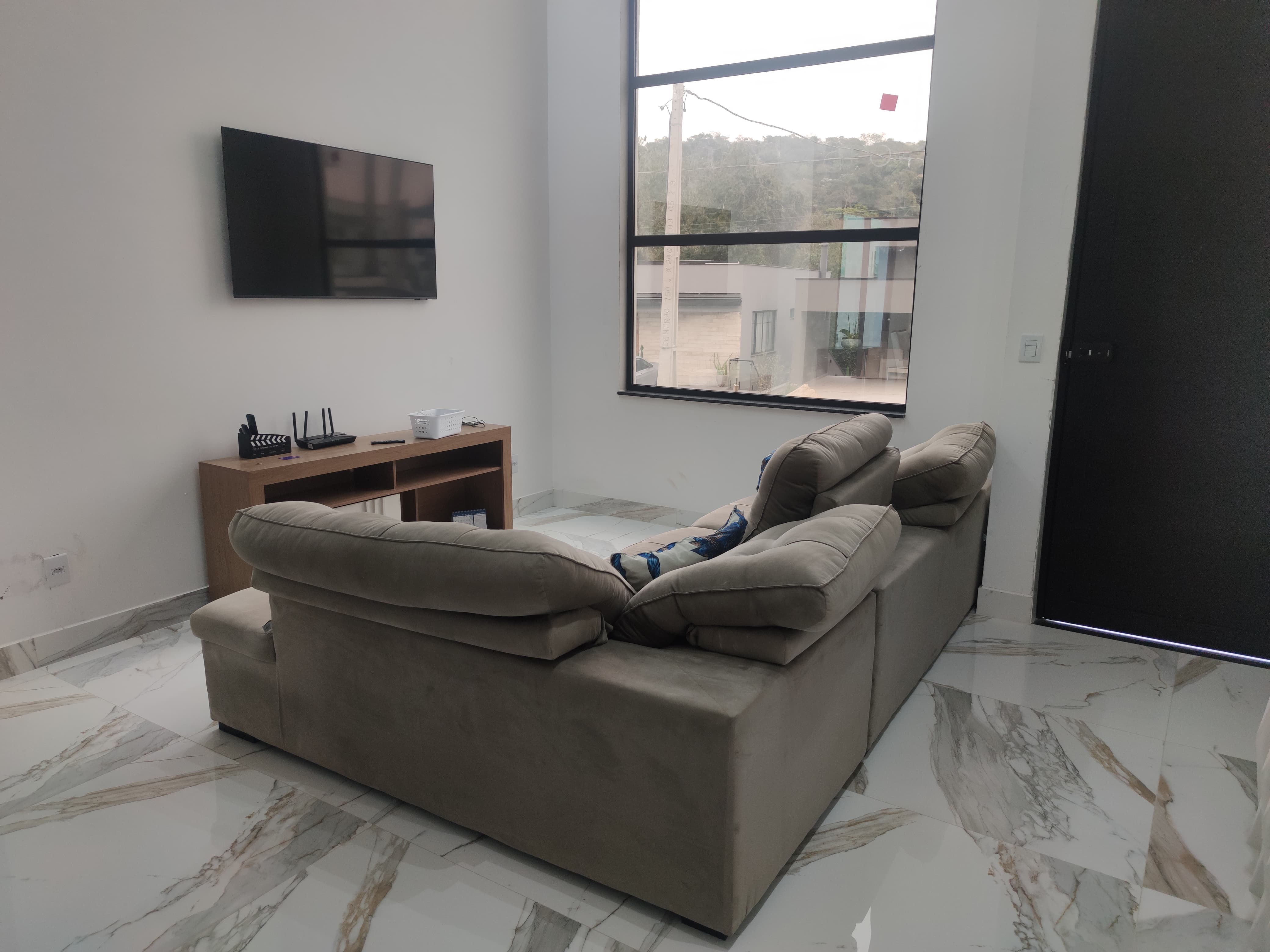 Casa com 3 quartos e 4 banheiros