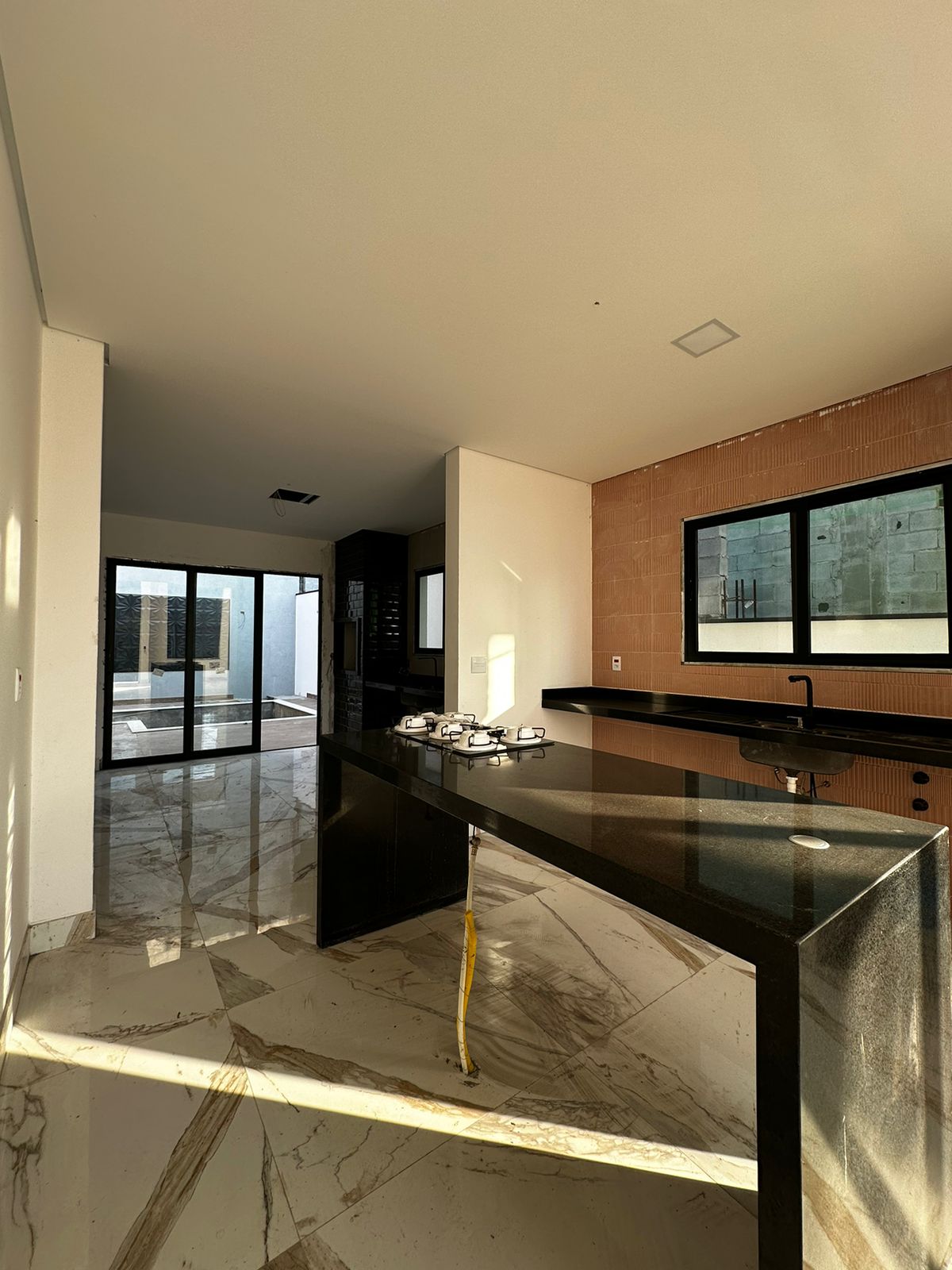 Casa com 3 quartos e 4 banheiros