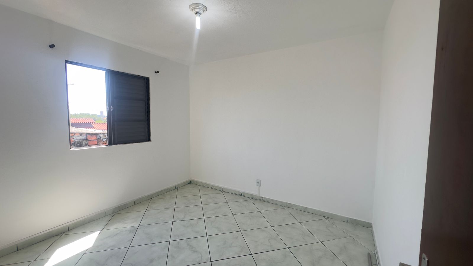 Apartamento com 2 quartos e 1 banheiro a venda, 56m2- Condomínio Vilage - Itaquaquecetuba-SP