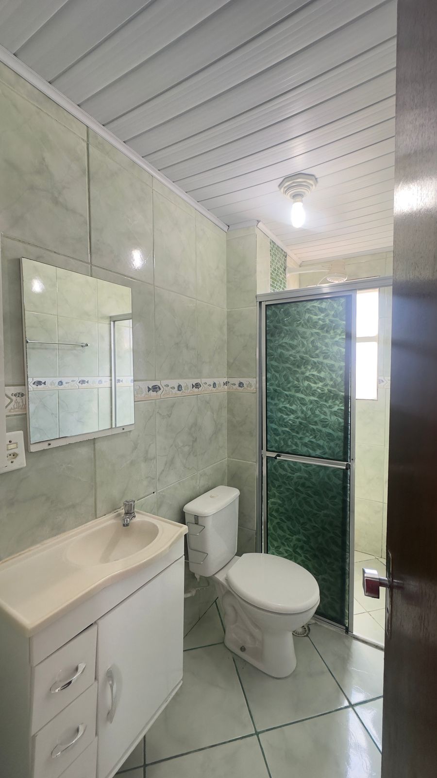 Apartamento com 2 quartos e 1 banheiro a venda, 56m2- Condomínio Vilage - Itaquaquecetuba-SP