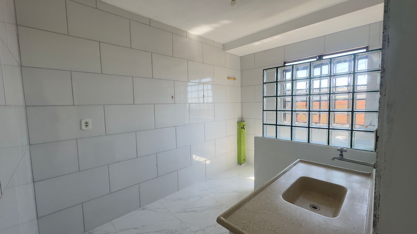 Apartamento com 2 quartos e 1 banheiro a venda, 56m2- Condomínio Vilage - Itaquaquecetuba-SP