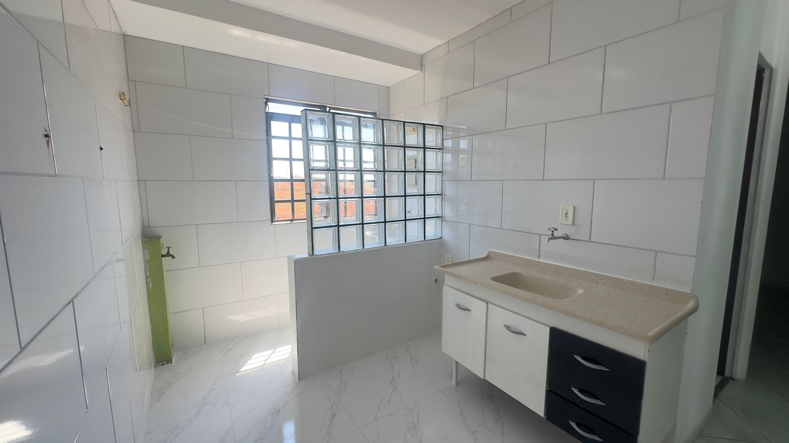 Apartamento com 2 quartos e 1 banheiro a venda, 56m2- Condomínio Vilage - Itaquaquecetuba-SP
