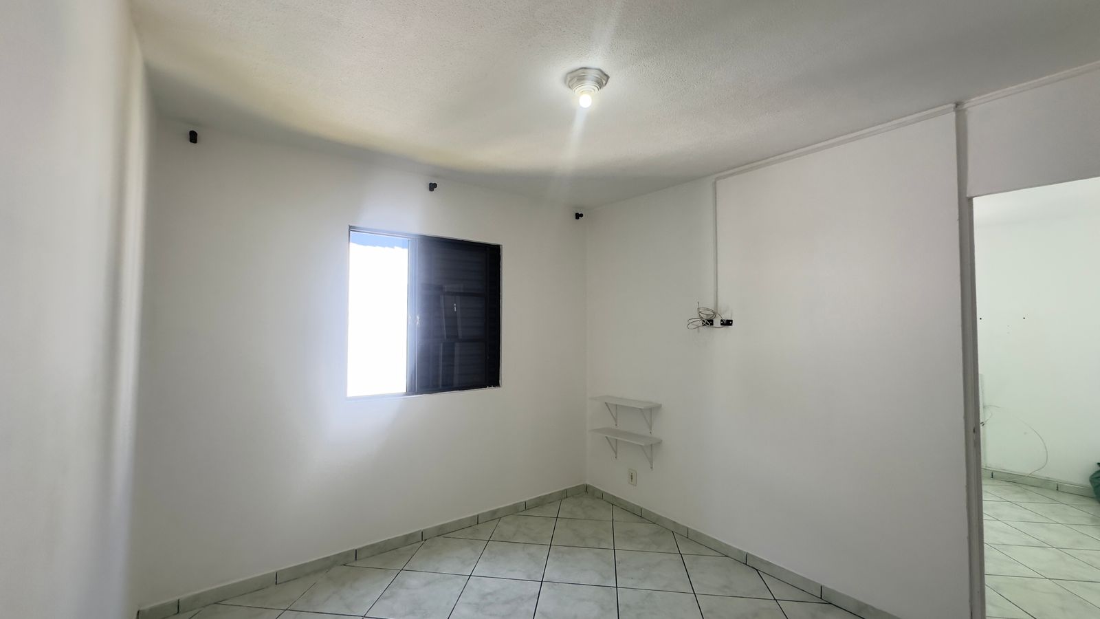 Apartamento com 2 quartos e 1 banheiro a venda, 56m2- Condomínio Vilage - Itaquaquecetuba-SP