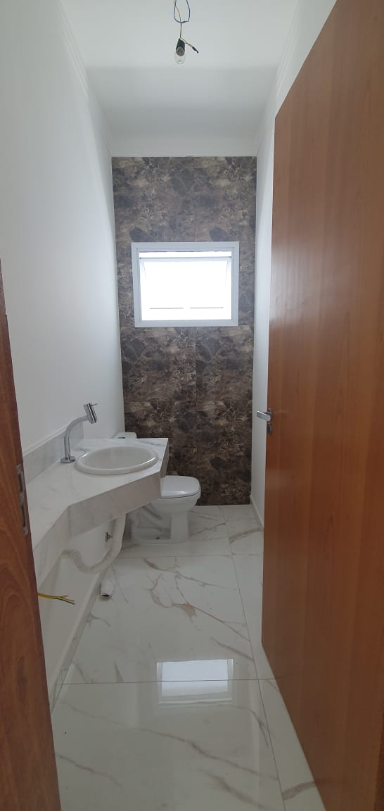 Casa à Venda em Arujá - Jardim São José -  3 Quartos, 1 Suíte, 5 Vagas