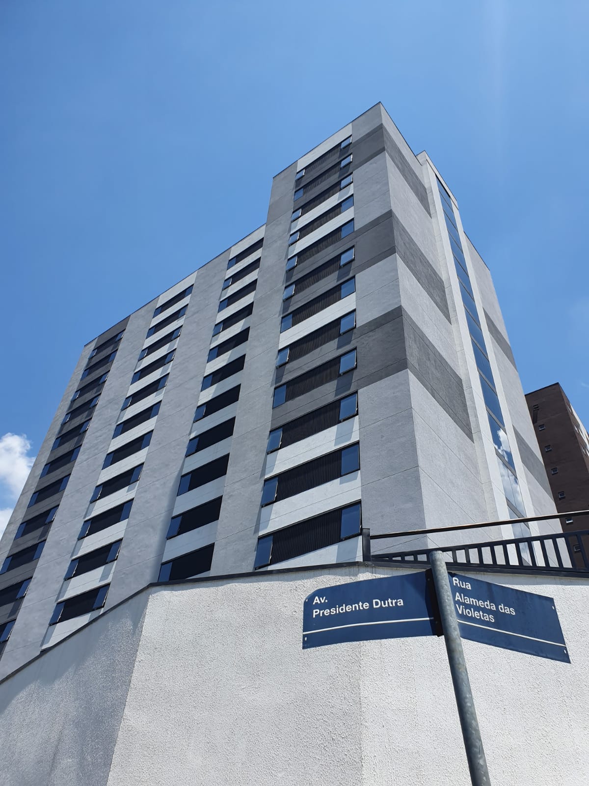 Sala comercial com 1 sala e 1 banheiro, 39m2 a venda ou locação, Jordanopolis - Arujá-SP