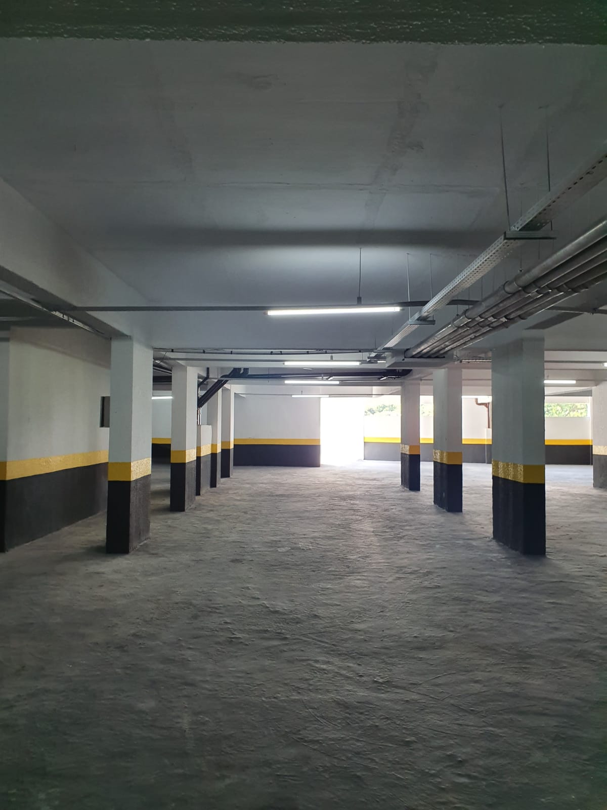 Sala comercial com 1 sala e 1 banheiro, 39m2 a venda ou locação, Jordanopolis - Arujá-SP