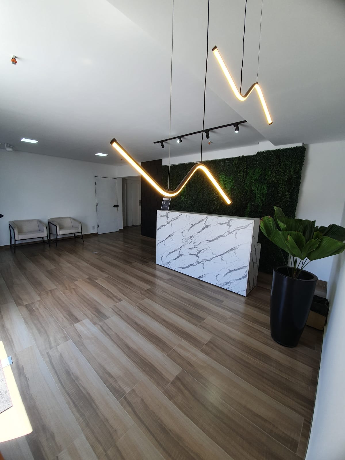 Sala comercial com 1 sala e 1 banheiro, 39m2 a venda ou locação, Jordanopolis - Arujá-SP
