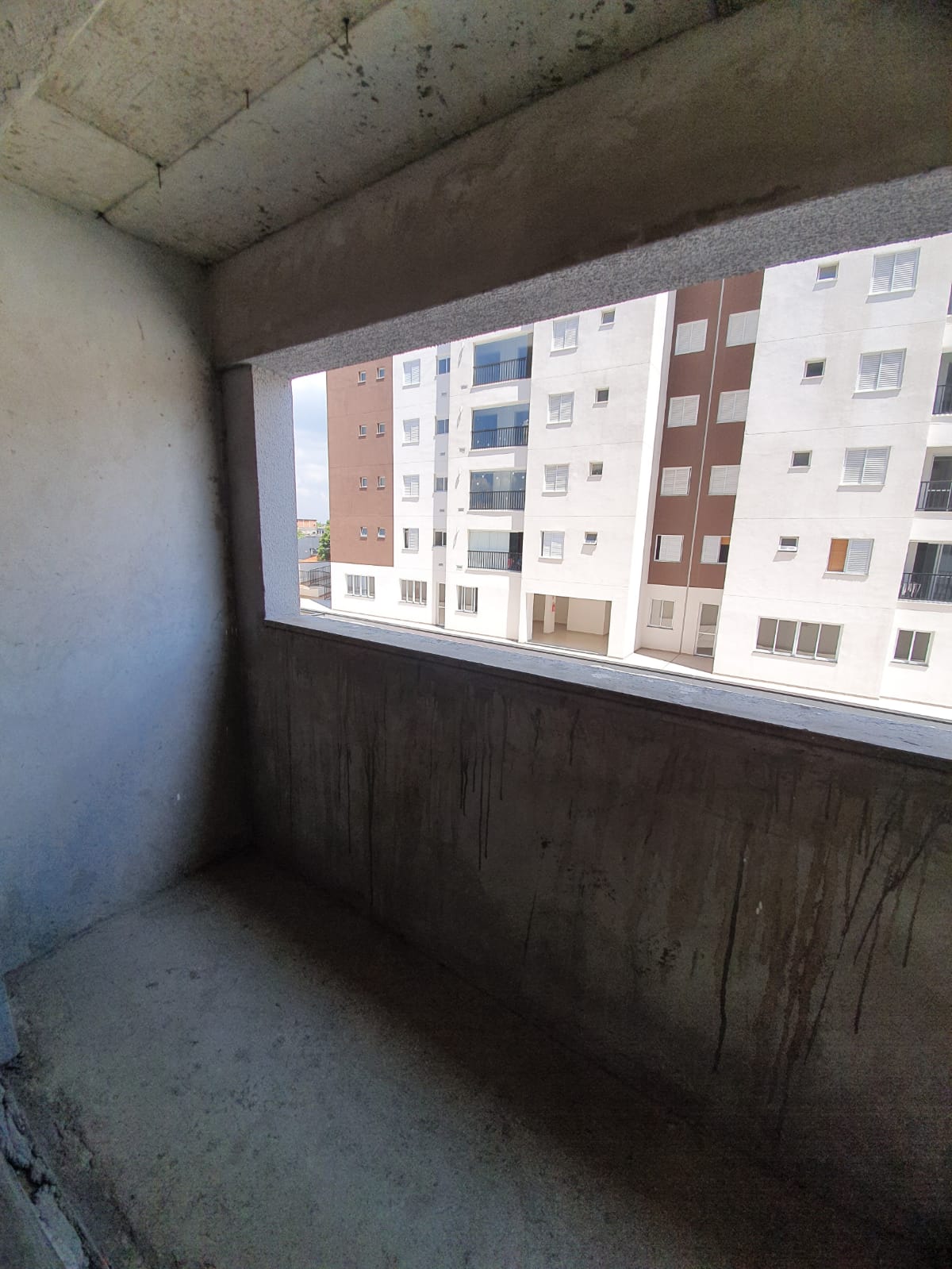 Sala comercial com 1 sala e 1 banheiro, 39m2 a venda ou locação, Jordanopolis - Arujá-SP