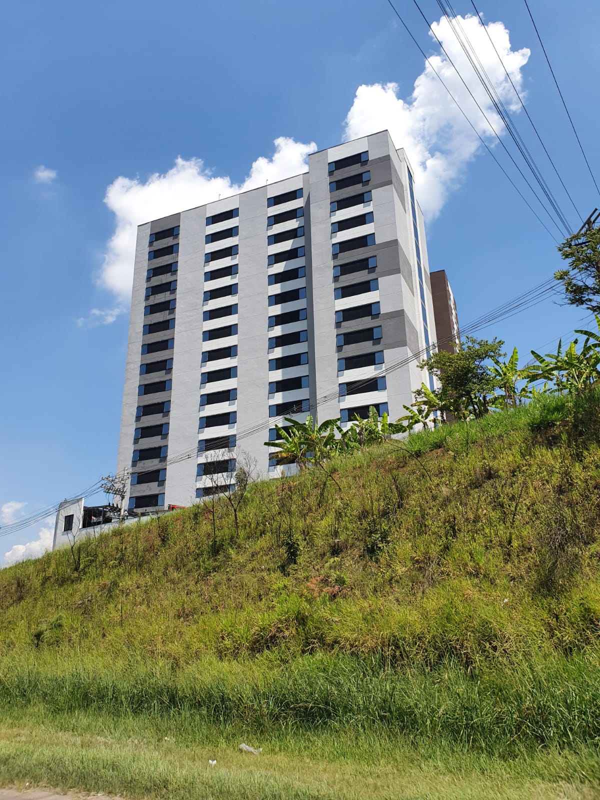 Sala comercial com 1 sala e 1 banheiro, 39m2 a venda ou locação, Jordanopolis - Arujá-SP