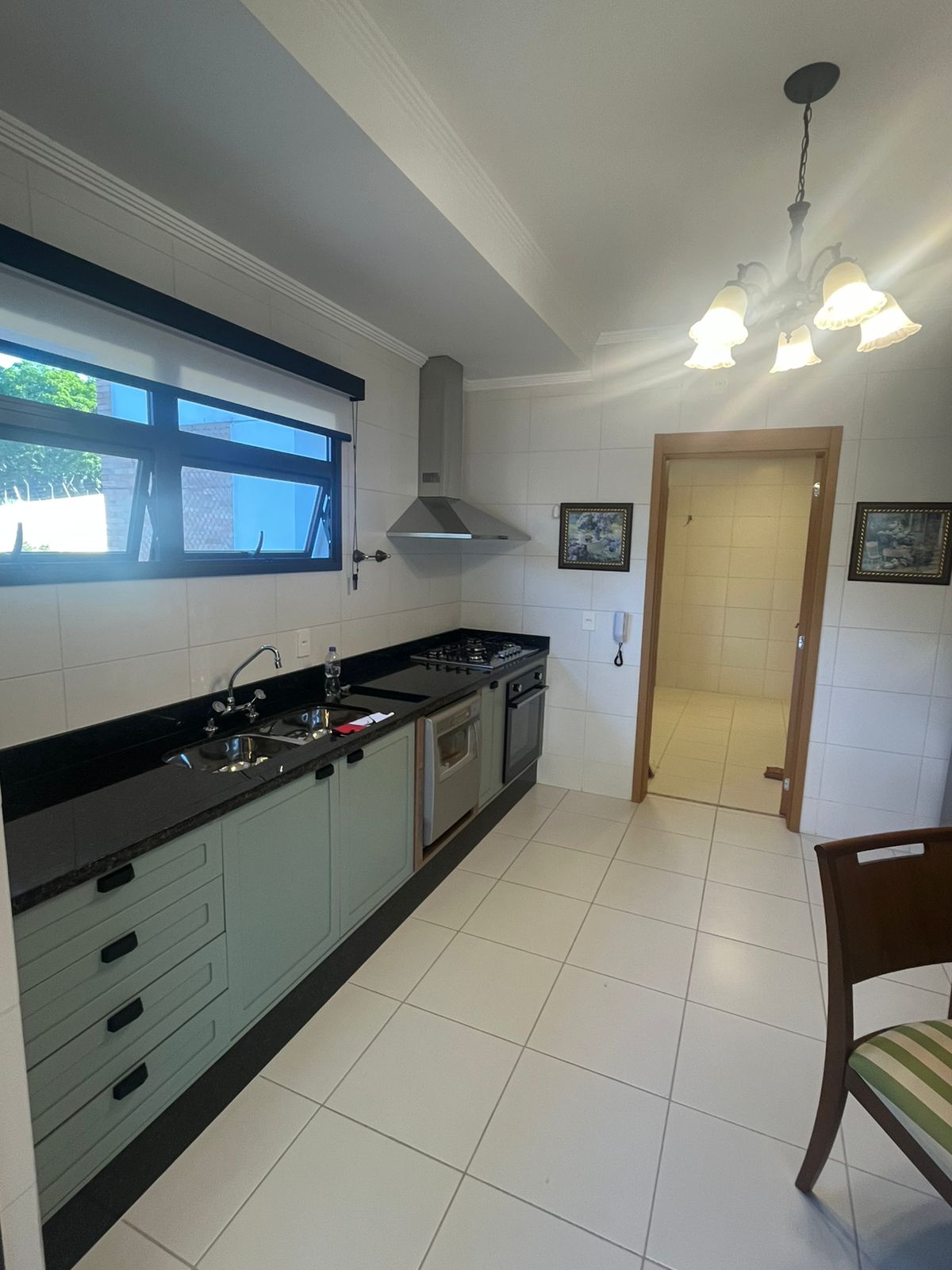 Apartamento com 3 suites e 4 banheiros, para venda ou locação - Caputera - Arujá-SP