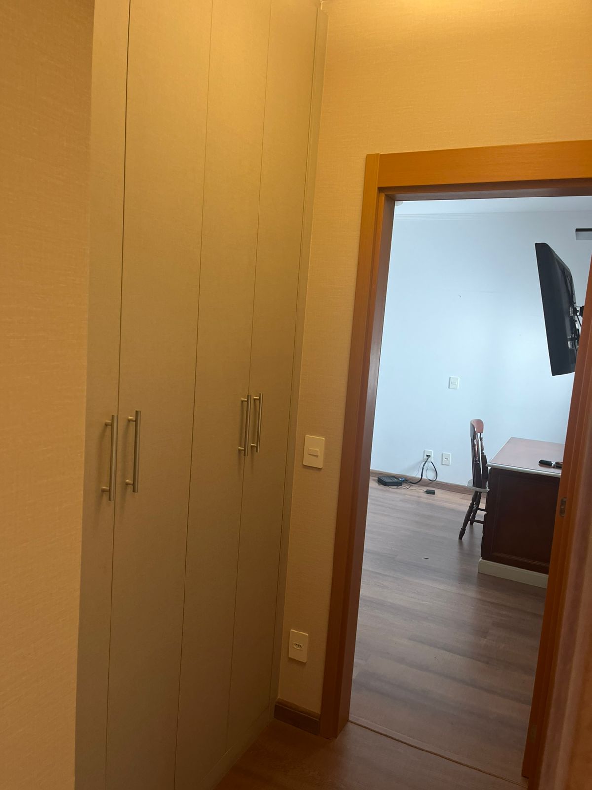Apartamento com 3 suites e 4 banheiros, para venda ou locação - Caputera - Arujá-SP