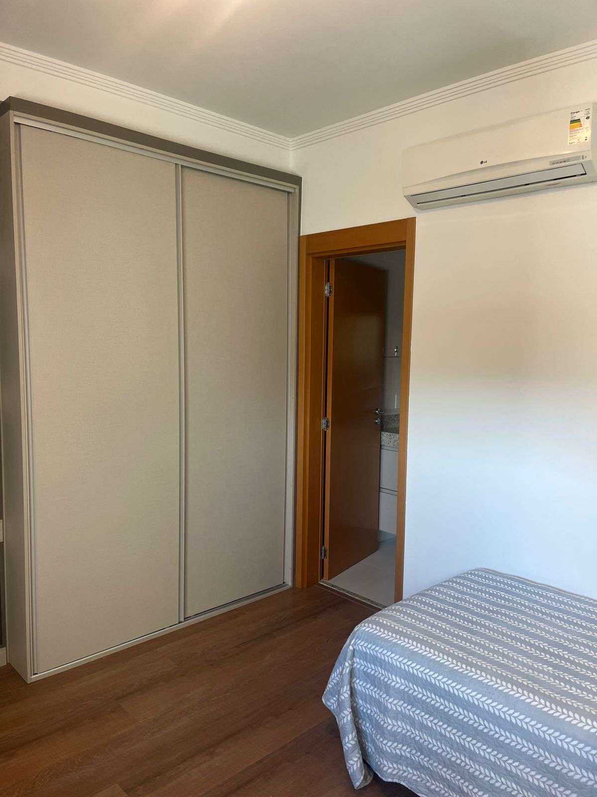 Apartamento com 3 suites e 4 banheiros, para venda ou locação - Caputera - Arujá-SP
