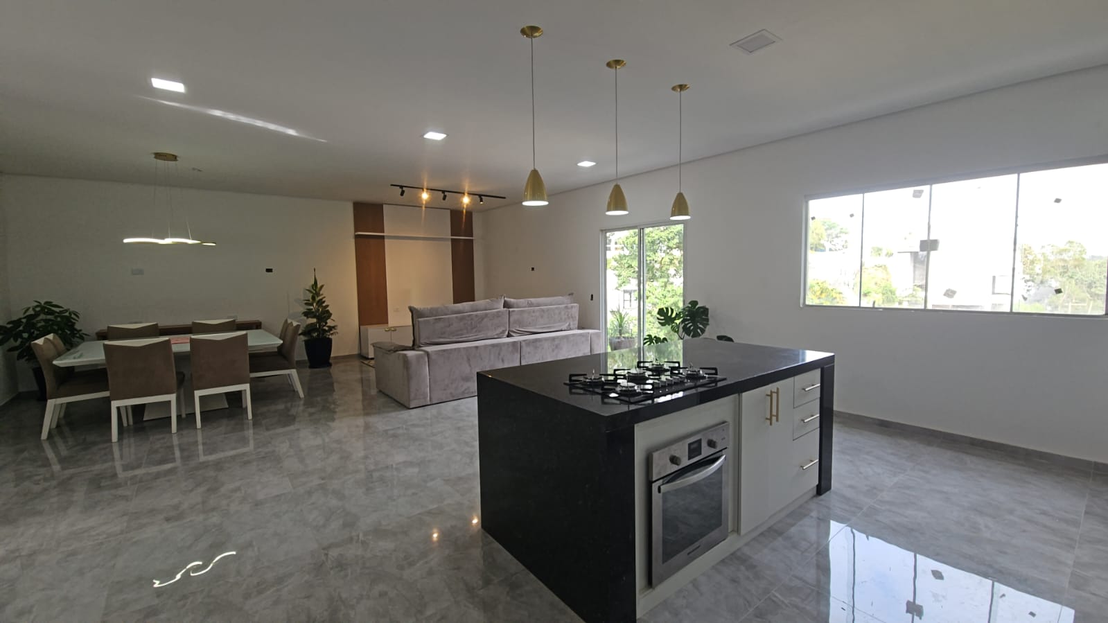Casa a venda ou locação com 4 quartos e 6 banheiros a venda, 400m2 - Condomínio Hills III em Arujá-SP
