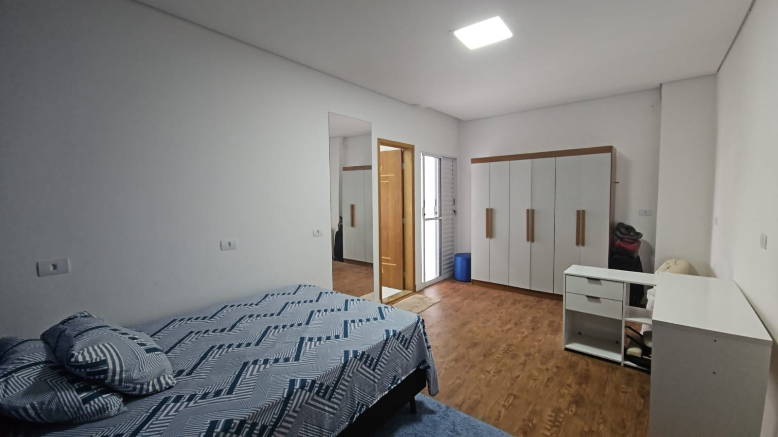 Casa a venda ou locação com 4 quartos e 6 banheiros a venda, 400m2 - Condomínio Hills III em Arujá-SP