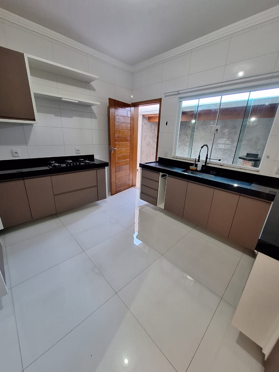 Casa com 3 quartos e 2 banheiros, 160m2 - Vila Riman - Arujá-SP