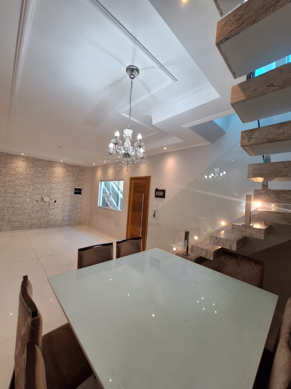 Casa com 3 quartos e 2 banheiros, 160m2 - Vila Riman - Arujá-SP