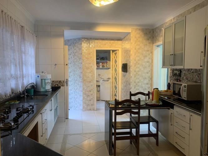 Casa a venda com 3 quartos e 4 banheiros, a venda 300m2  - Jardim fazenda Rincão - Arujá-SP