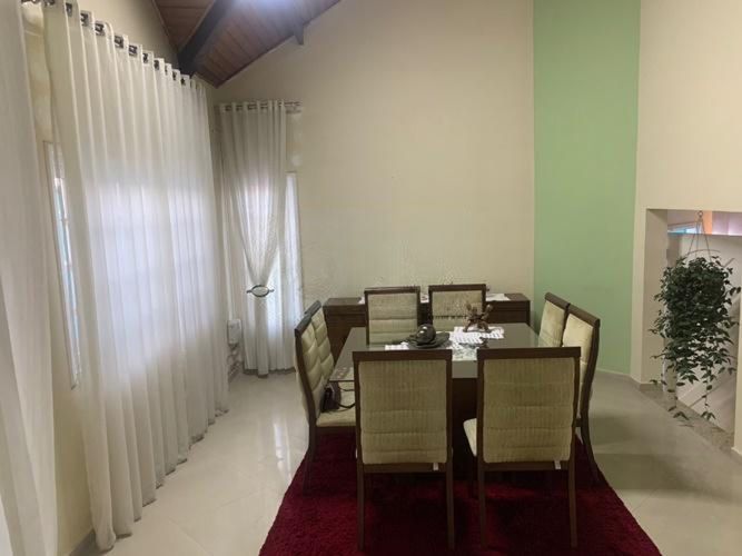 Casa a venda com 3 quartos e 4 banheiros, a venda 300m2  - Jardim fazenda Rincão - Arujá-SP