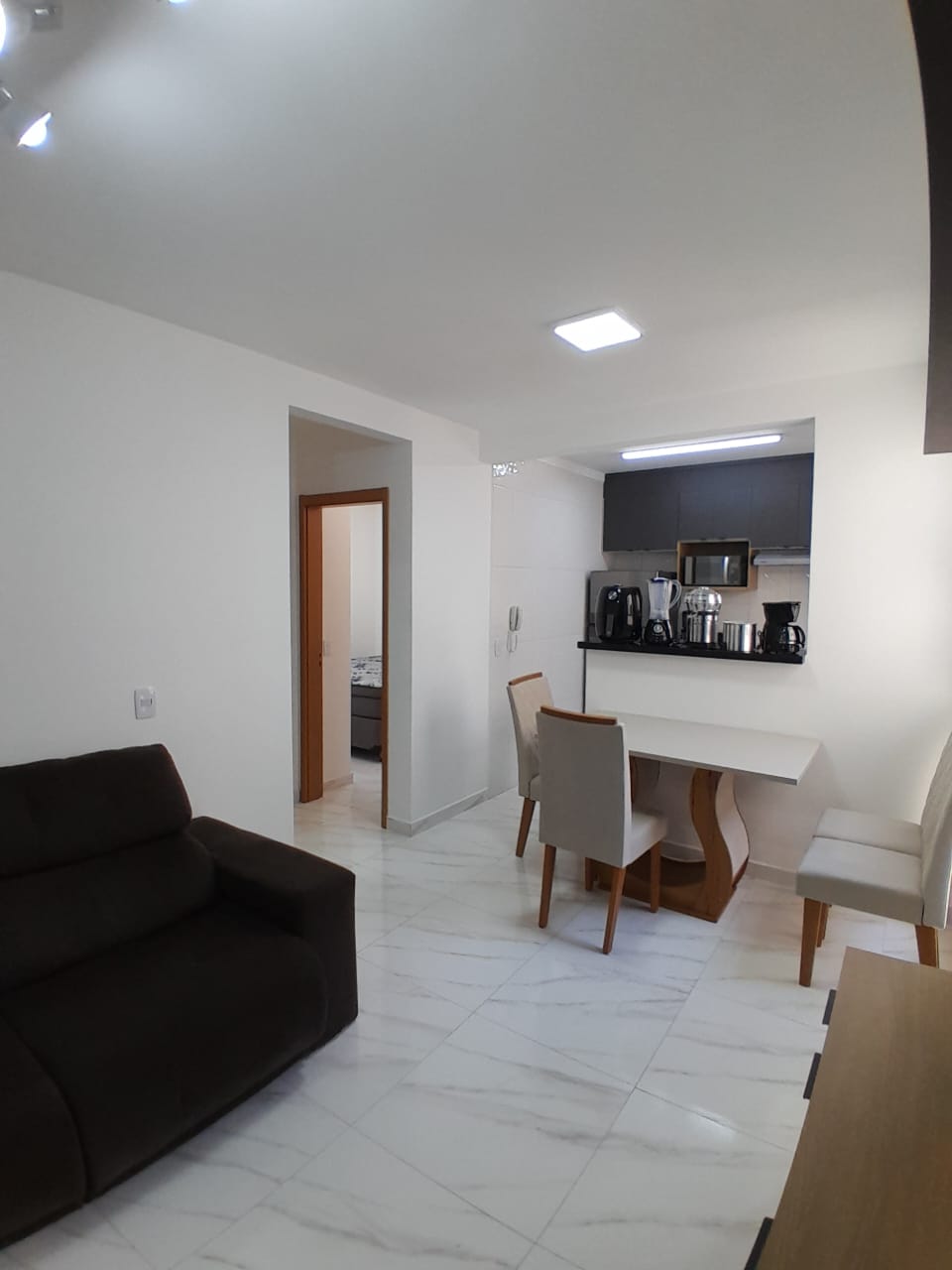 Apartamento com 2 quartos e 1 banheiro, 42m2 a venda ou locação Estância Guatambu - Itaquaquecetuba-SP