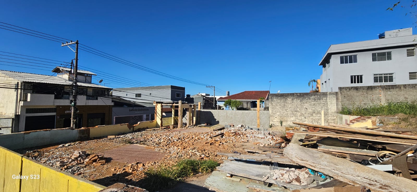 Terreno com 670m2, a venda - Centro - Arujá-SP.