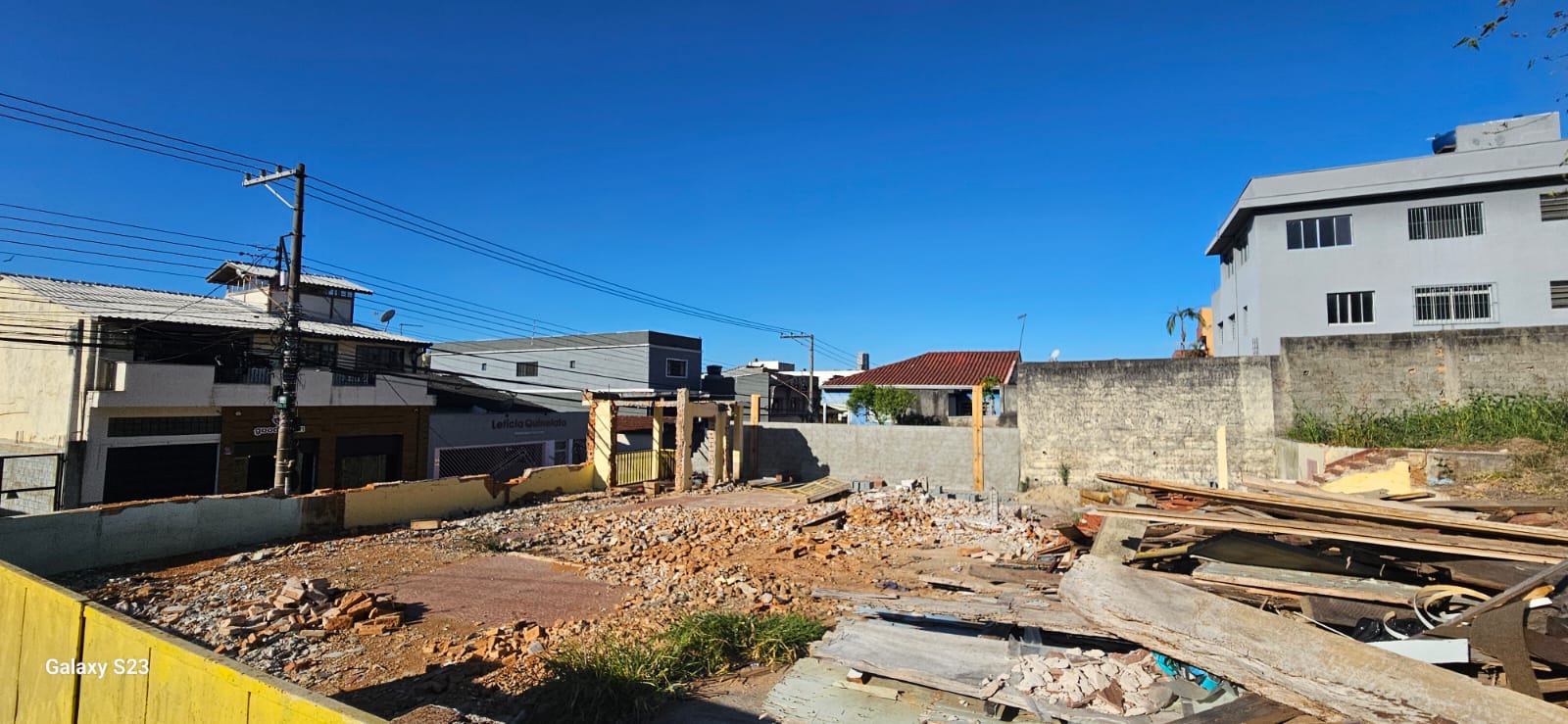 Terreno com 670m2, a venda - Centro - Arujá-SP.