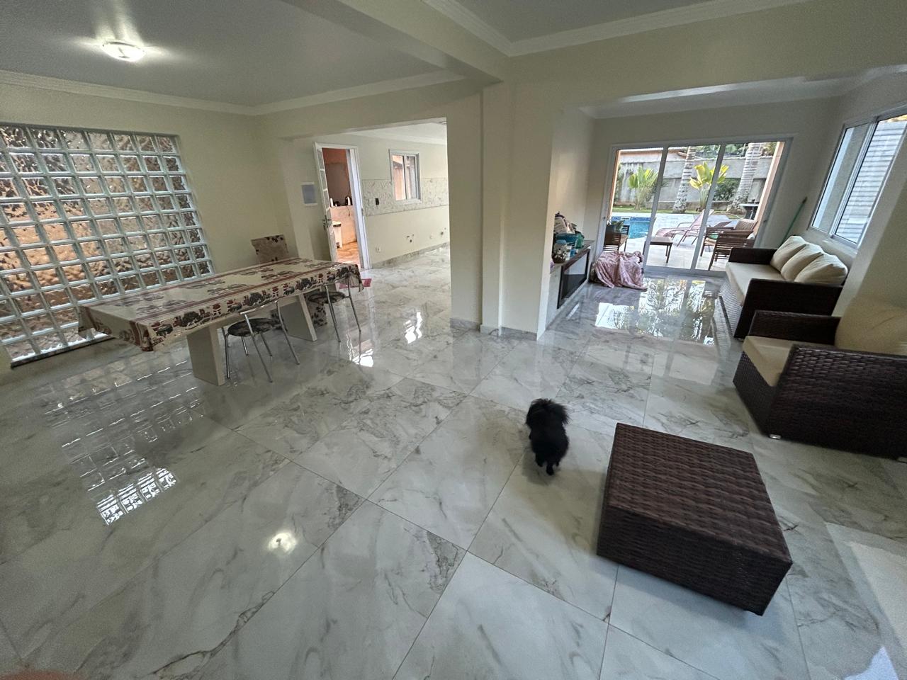 Casa com 5 quartos e 5 banheiros a venda, 550 m²Arujazinho I II e III em Arujá-SP