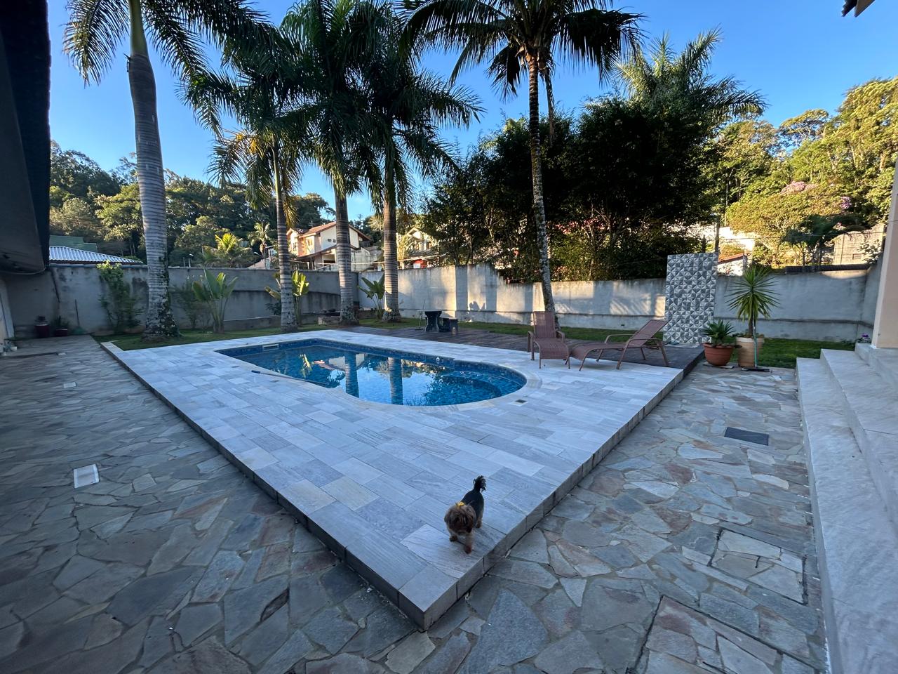 Casa com 5 quartos e 5 banheiros a venda, 550 m²Arujazinho I II e III em Arujá-SP