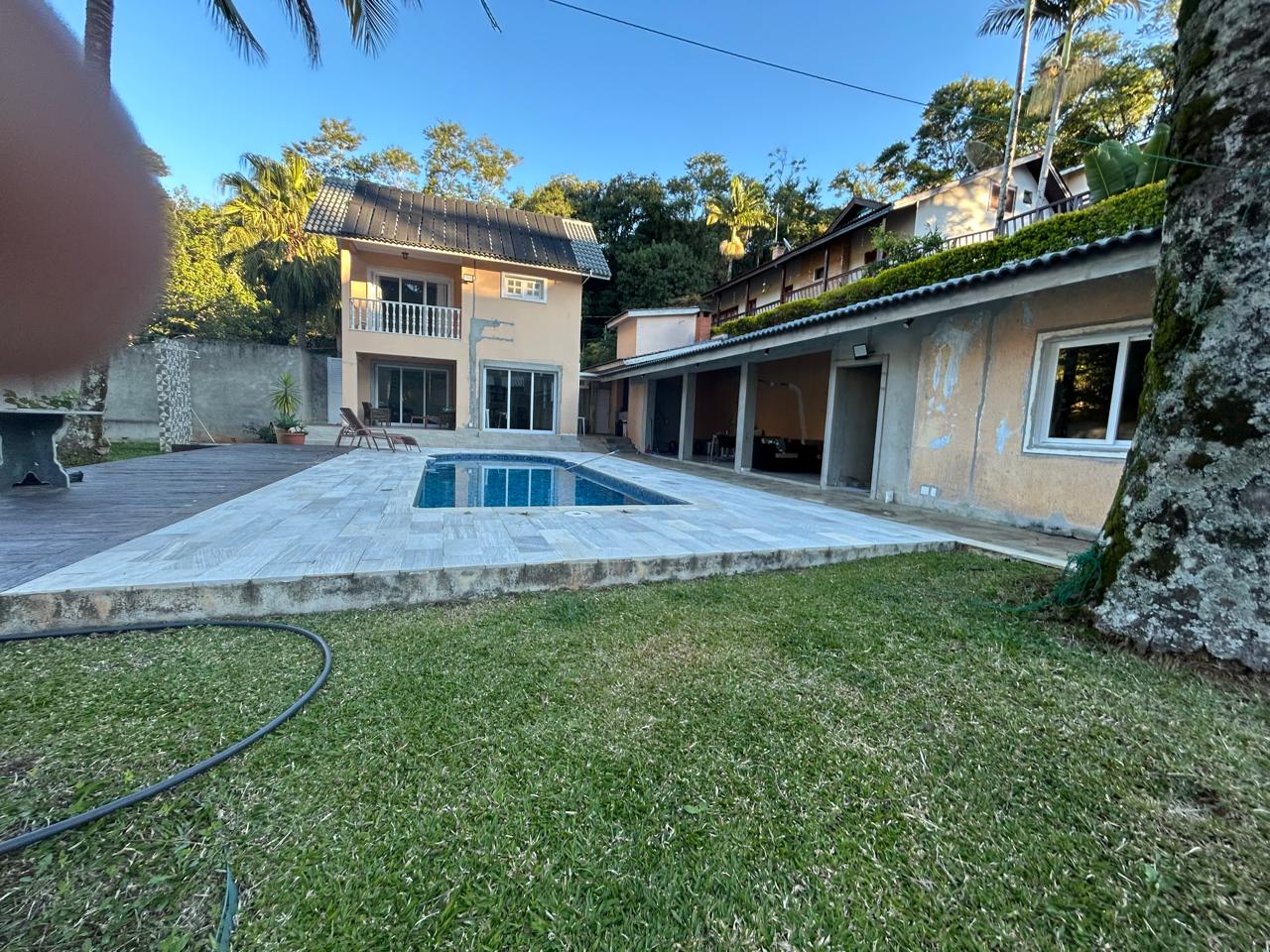 Casa com 5 quartos e 5 banheiros a venda, 550 m²Arujazinho I II e III em Arujá-SP