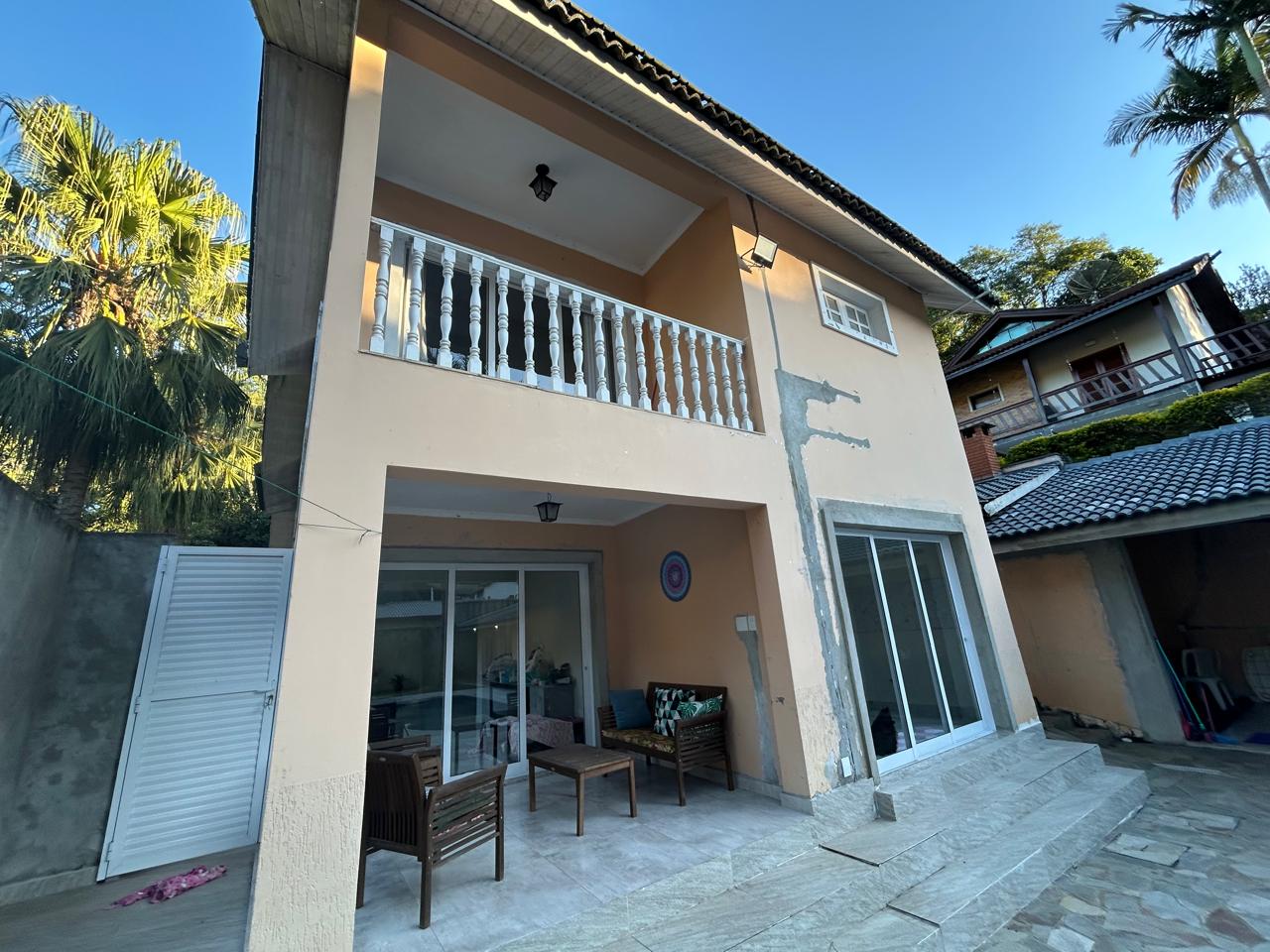 Casa com 5 quartos e 5 banheiros a venda, 550 m²Arujazinho I II e III em Arujá-SP