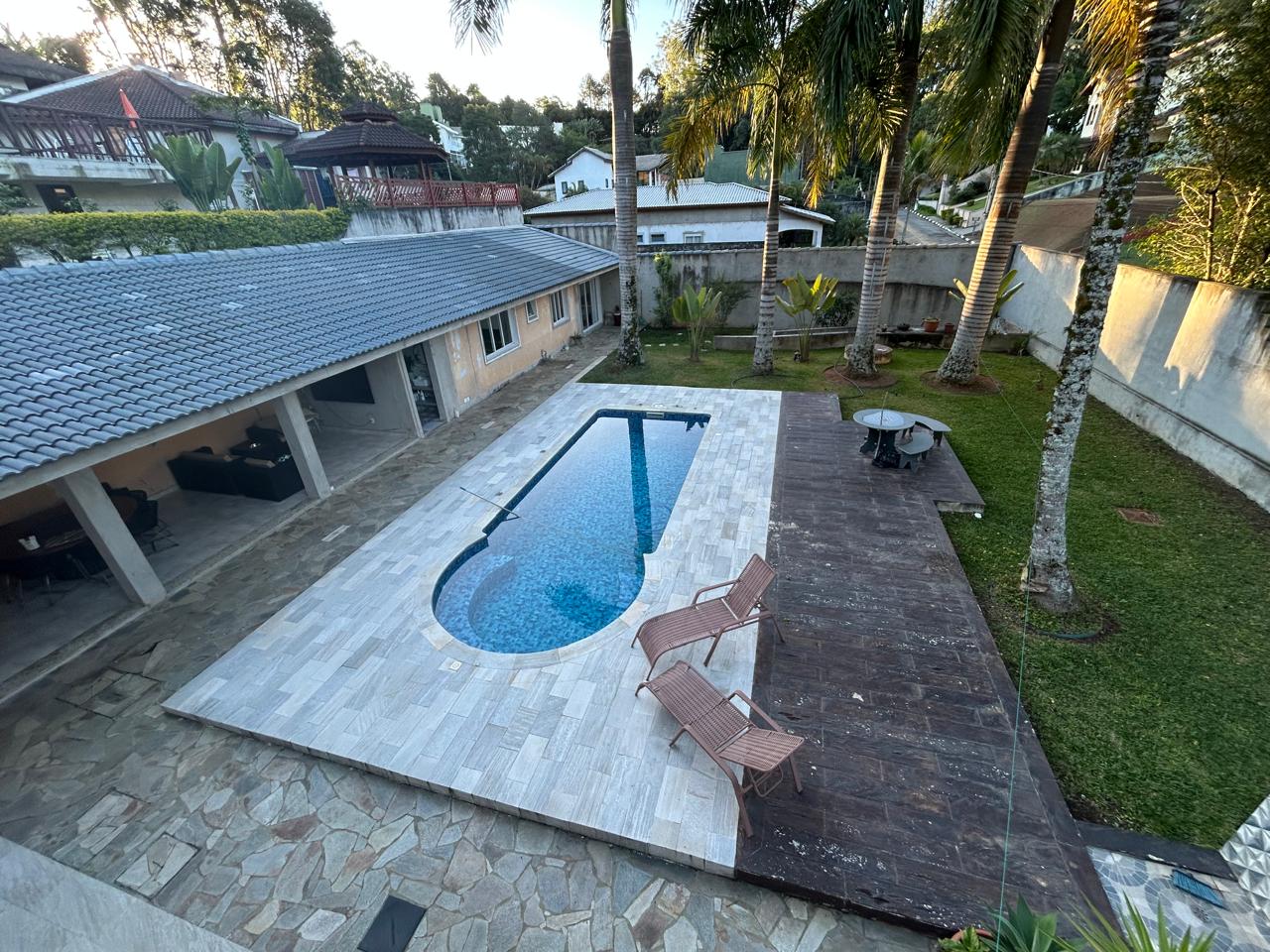 Casa com 5 quartos e 5 banheiros a venda, 550 m²Arujazinho I II e III em Arujá-SP