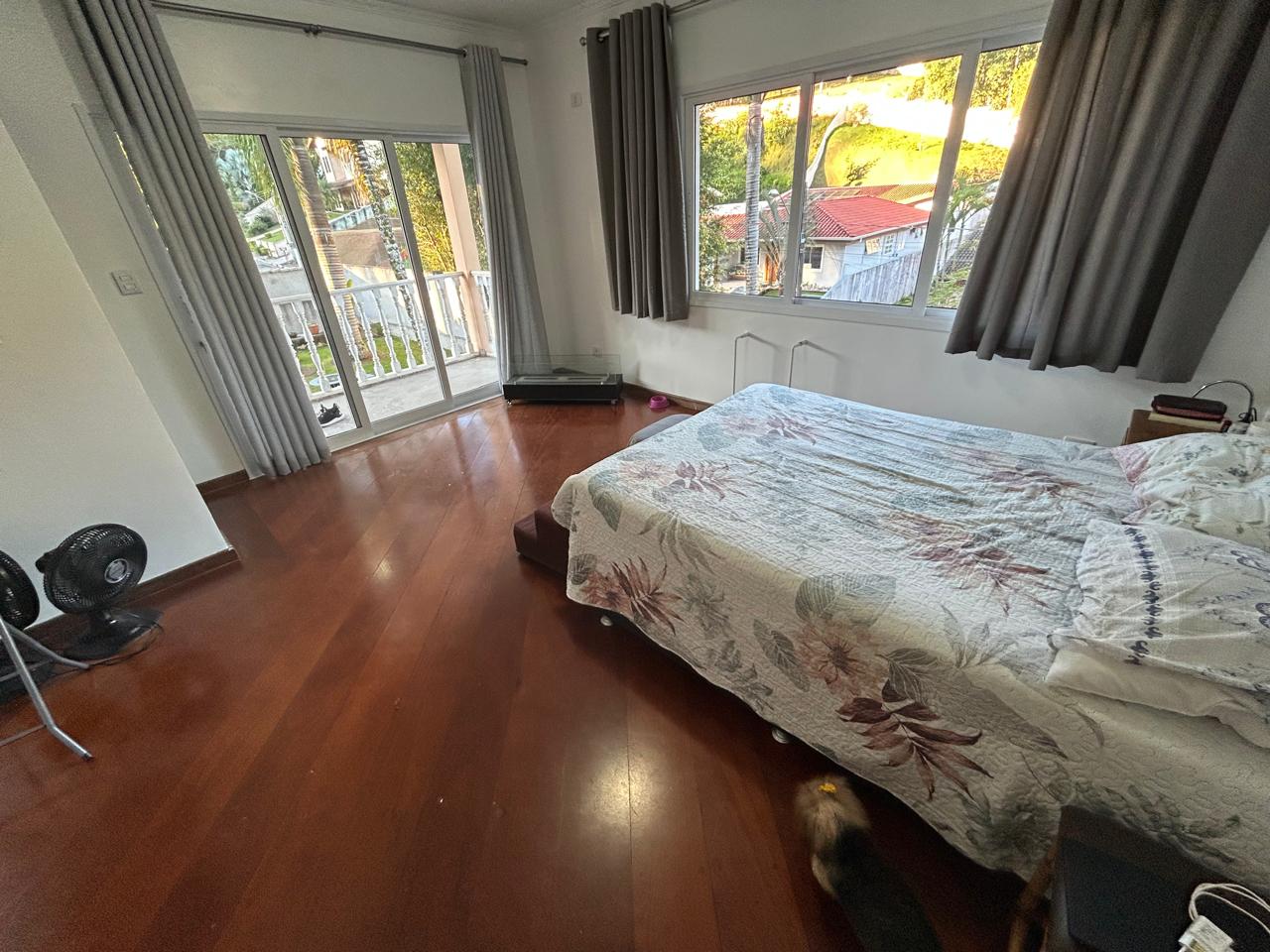 Casa com 5 quartos e 5 banheiros a venda, 550 m²Arujazinho I II e III em Arujá-SP