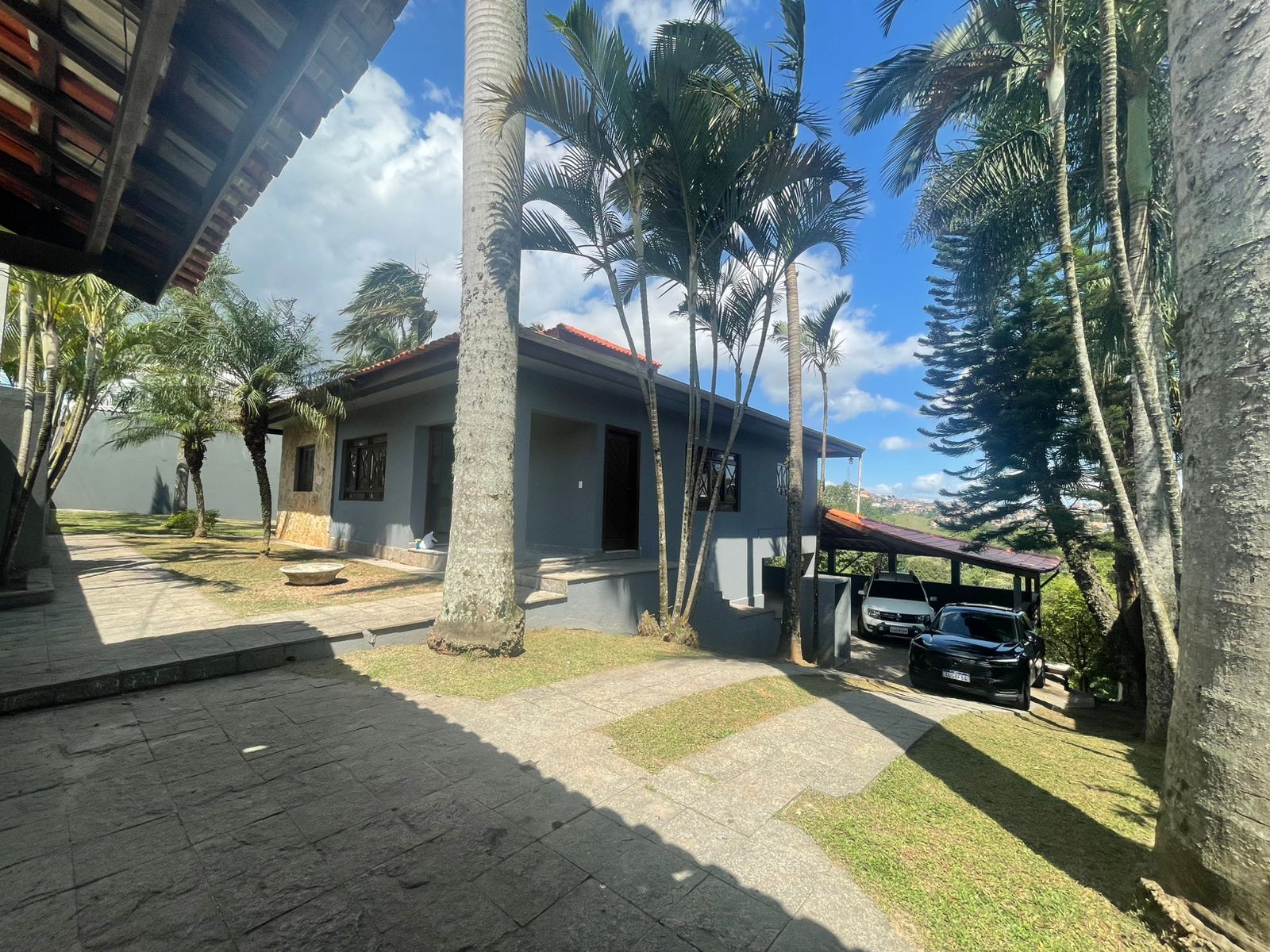 Chacara com 3 quartos e 4 banheiros, a venda, 1690m2 Jardim Aruja, Arujá-SP
