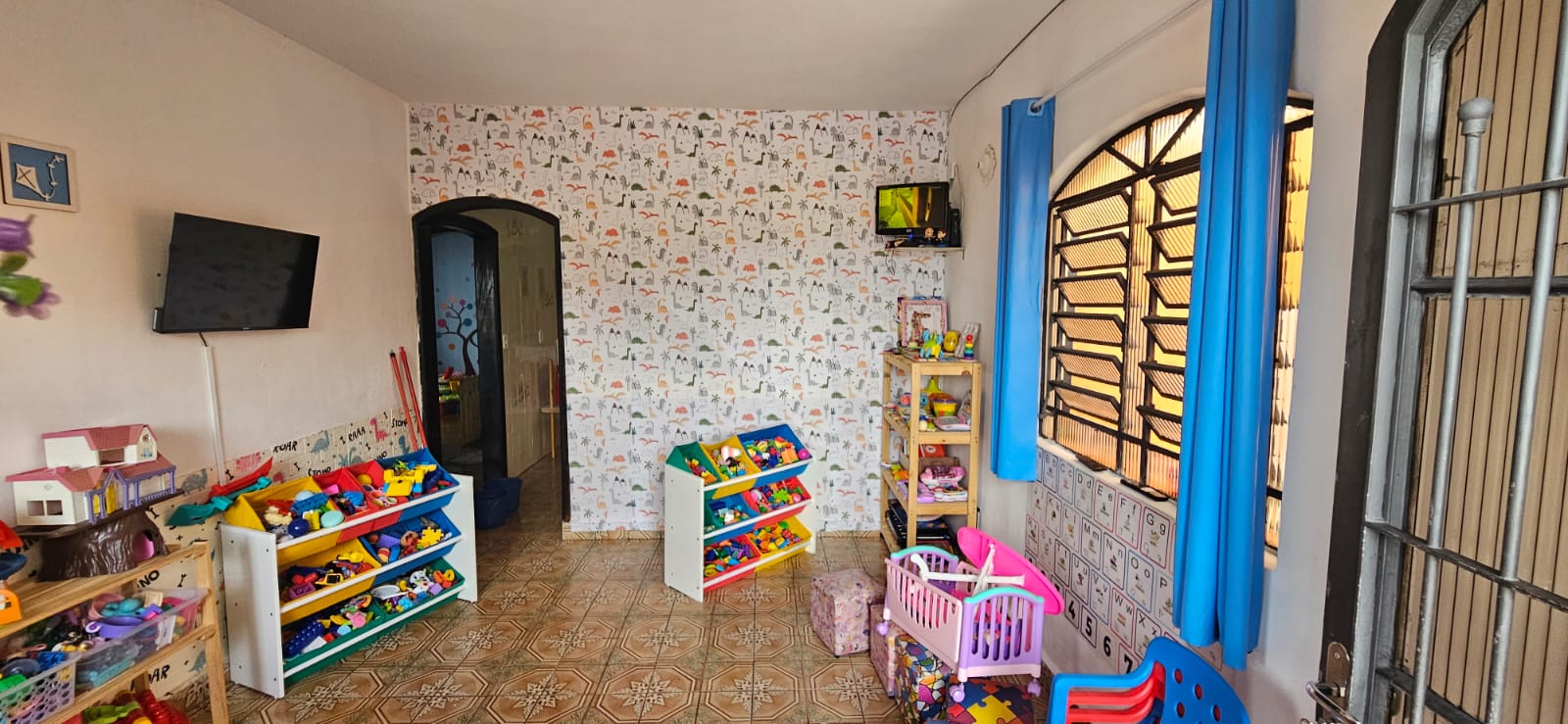 Ponto comercial com 3 quartos e 3 banheiros a venda, Center Ville - Arujá-SP