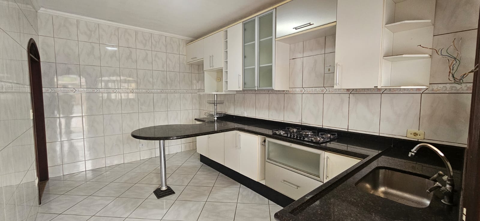Casa a venda com 2 quartos e 2 banheiros, 140 m2 - Arujamerica - Arujá-SP
