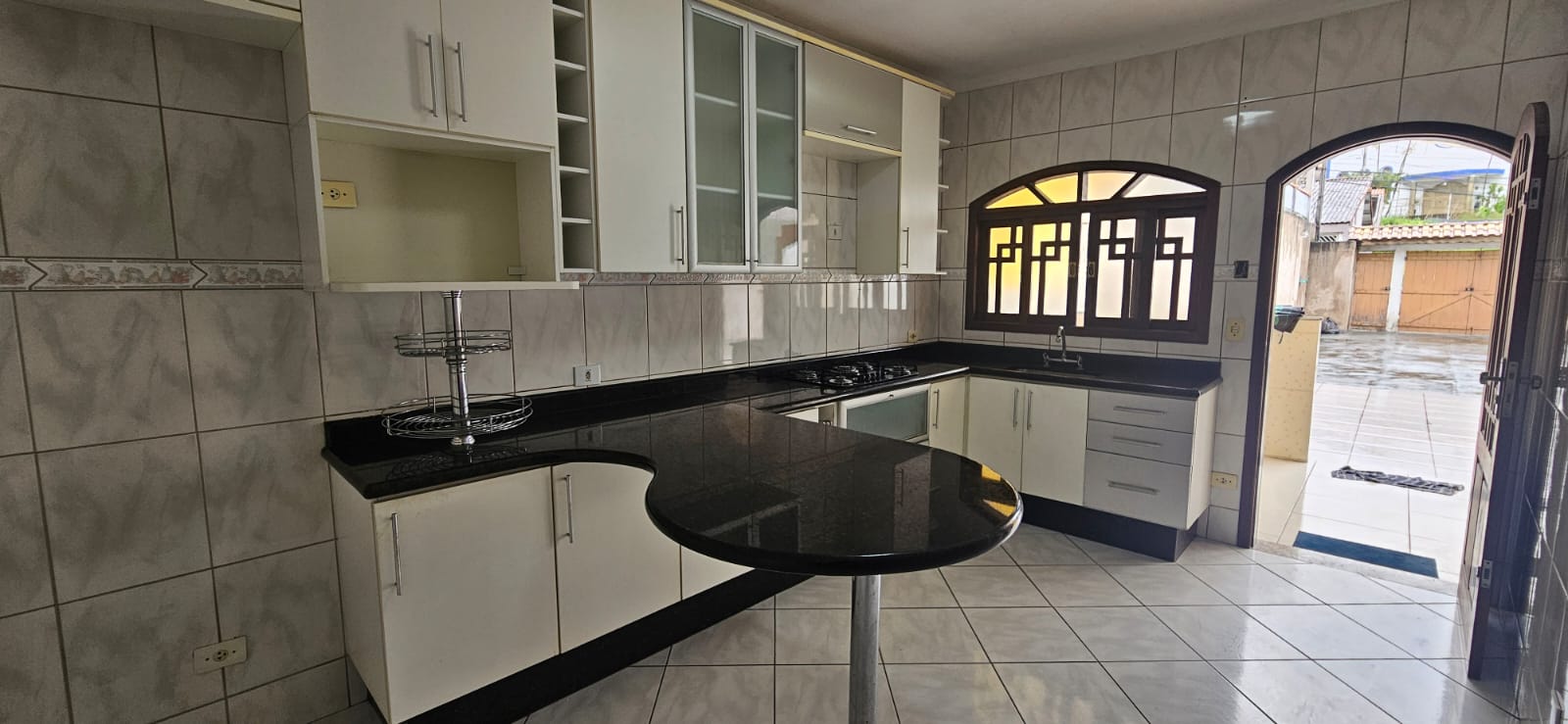 Casa a venda com 2 quartos e 2 banheiros, 140 m2 - Arujamerica - Arujá-SP