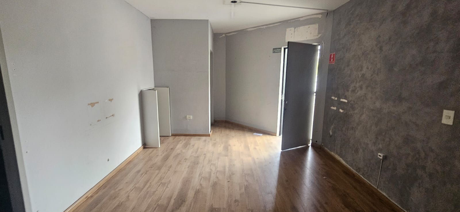 Aluga salão em Arujá/SP - Excelente Ponto Comercial