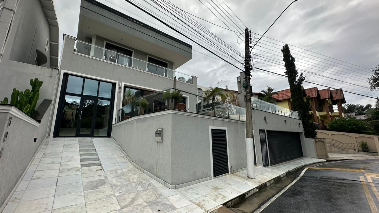 Casa com 4 suites e 6 banheiros a venda, 700m2 - Arujazinho IV - Arujá-SP
