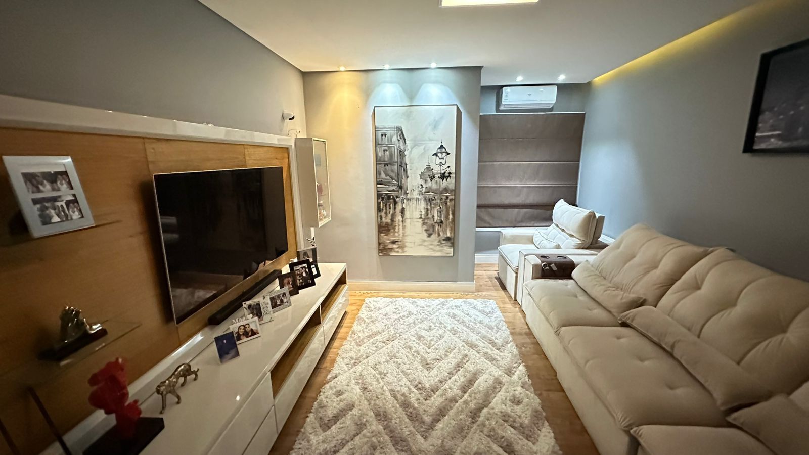 Casa com 4 suites e 6 banheiros a venda, 700m2 - Arujazinho IV - Arujá-SP