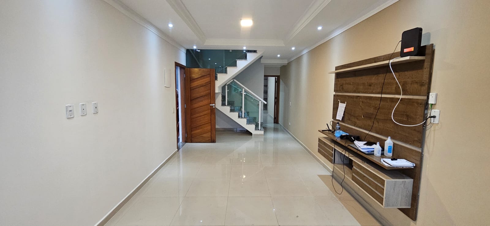 Casa com 3 quartos e 4 banheiros para locação, 150m2 - Parque noss Senhora do Carmos - Arujá-SP