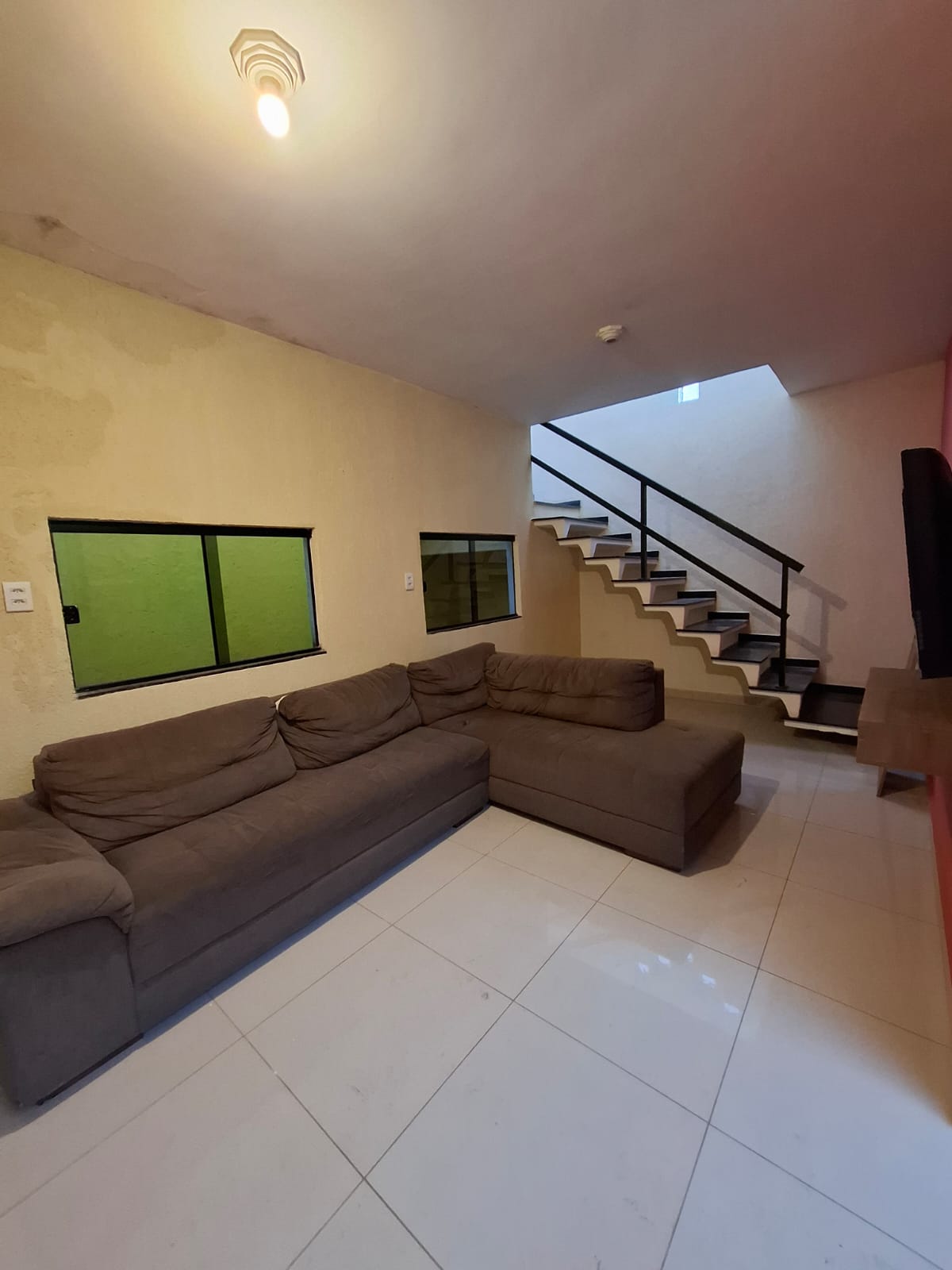 Casa com 3 quartos sendo 1 suite para locação, 120m2 - Barreto - Arujá-SP