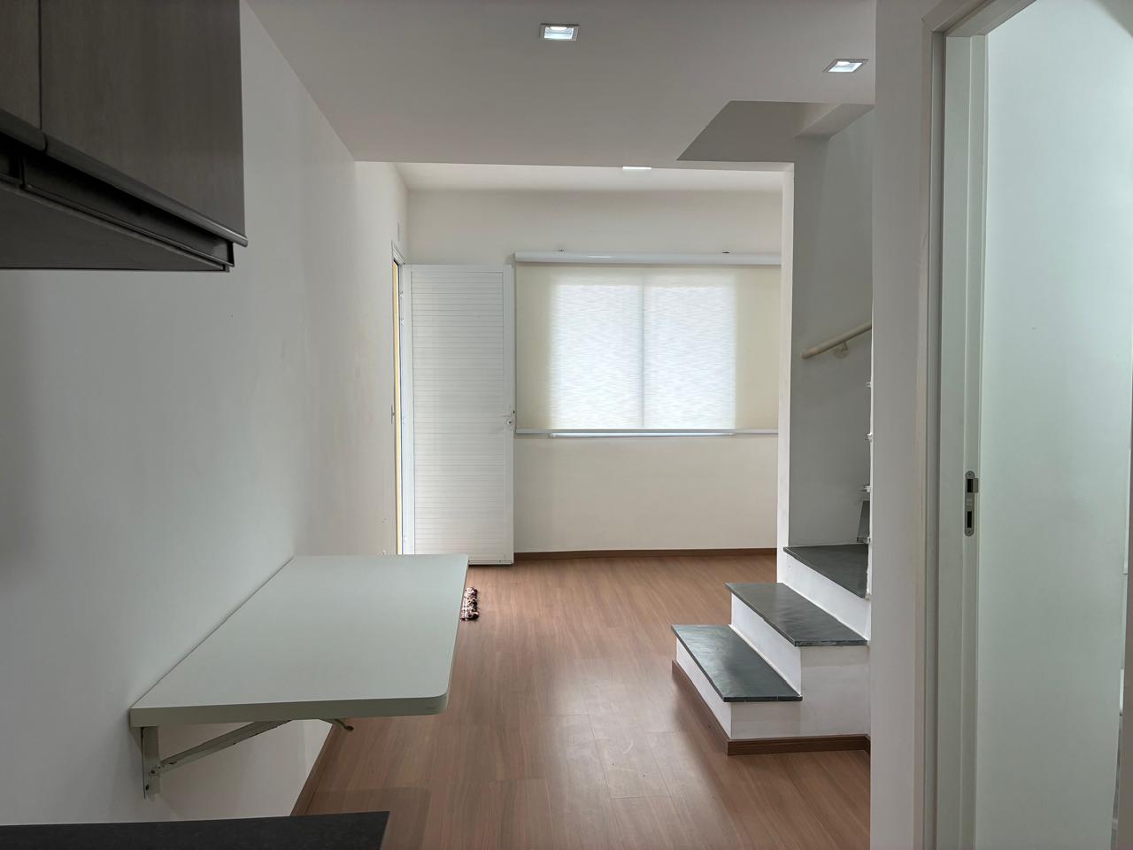 Casa com 2 quartos e 2 banheiros para locação, 70m2 - Centro residencial - Arujá-SP