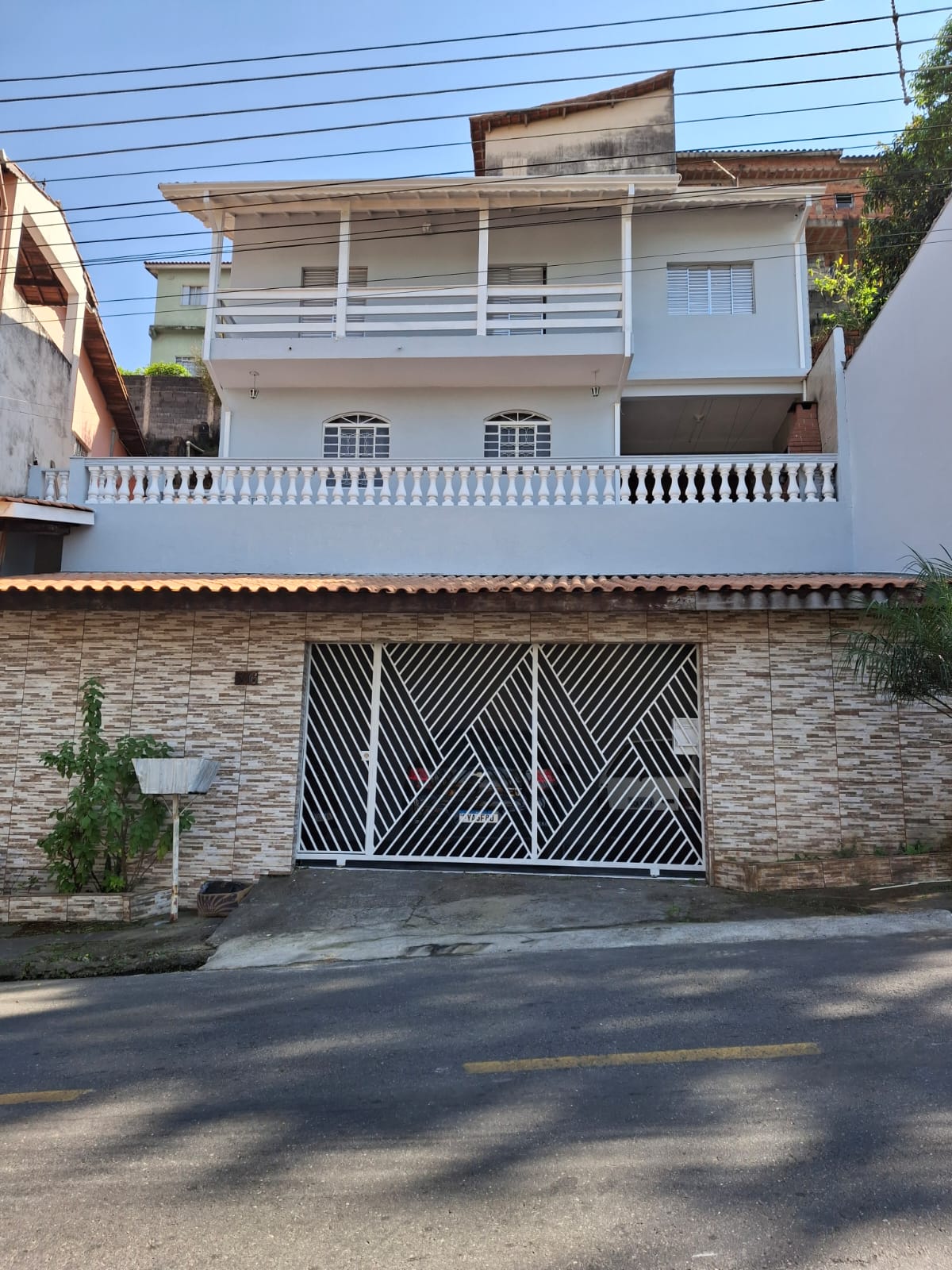 Casa com 3 quartos e 3 banheiros, para  venda 275m2 - Jardim Real - Arujá-SP